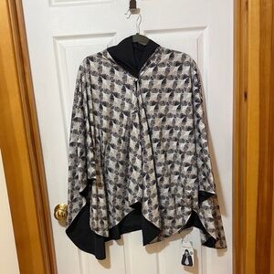 Rain Caper Geometric Patterned Cape